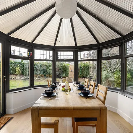 Evergreen Eco House - Allocated Parking, Ancillary *