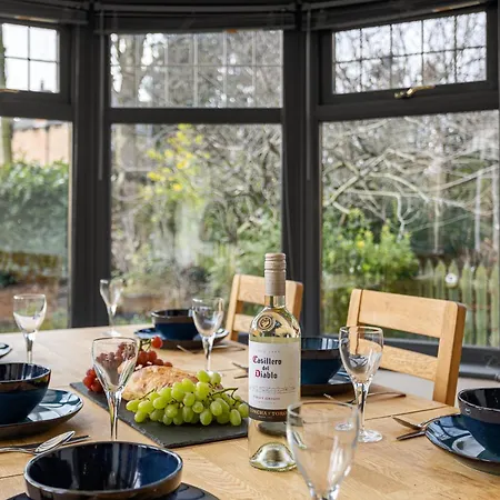 펜션 Evergreen Eco House - Allocated Parking, Ancillary *