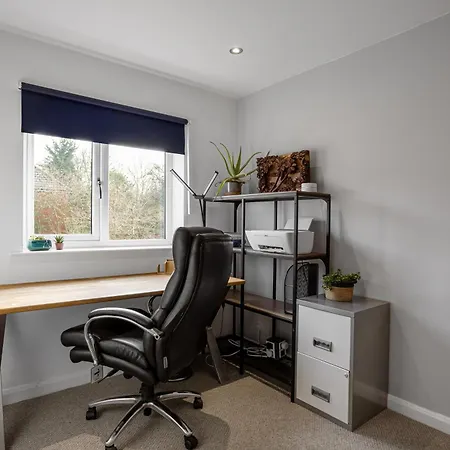 Evergreen Eco House - Allocated Parking, Ancillary Holiday home *