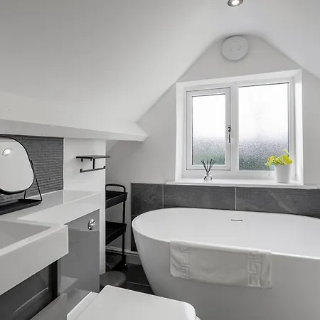 Holiday home Evergreen Eco House - Allocated Parking, Ancillary *