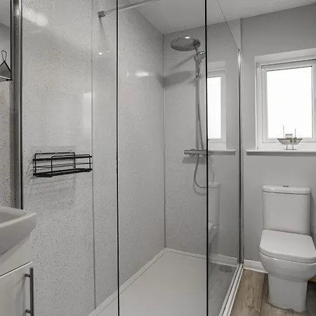 Evergreen Eco House - Allocated Parking, Ancillary *