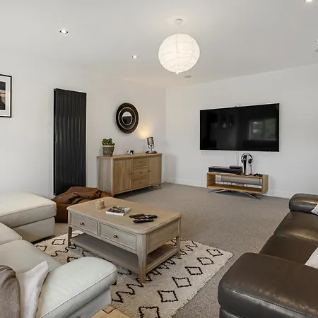 Evergreen Eco House - Allocated Parking, Ancillary * 리펀