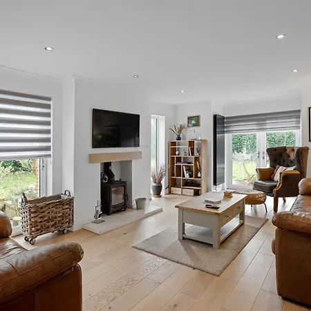 Evergreen Eco House - Allocated Parking, Ancillary Holiday home