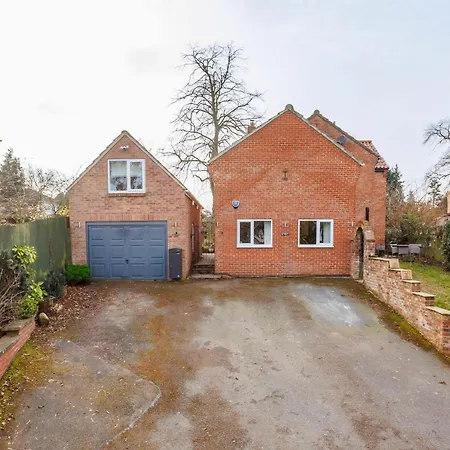 Holiday home Evergreen Eco House - Allocated Parking, Ancillary